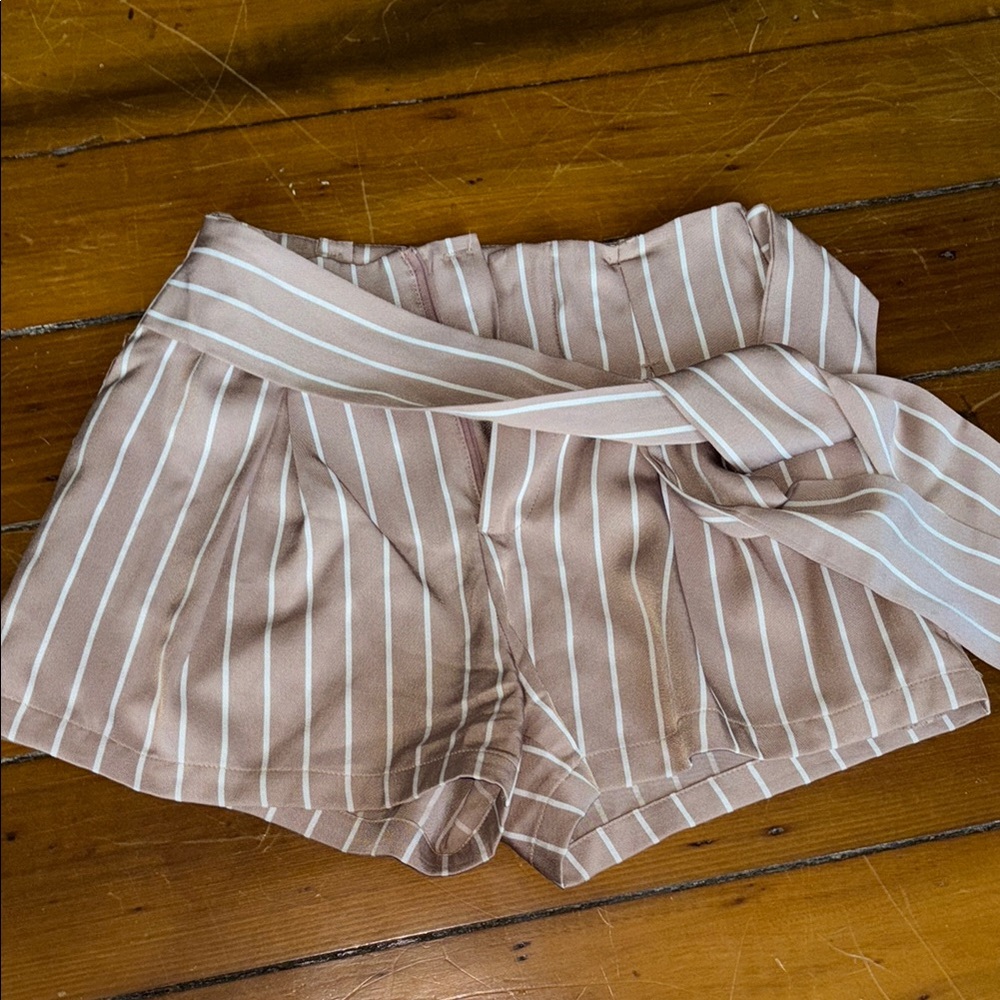 Listicle High Waist Striped Shorts - Tan and White